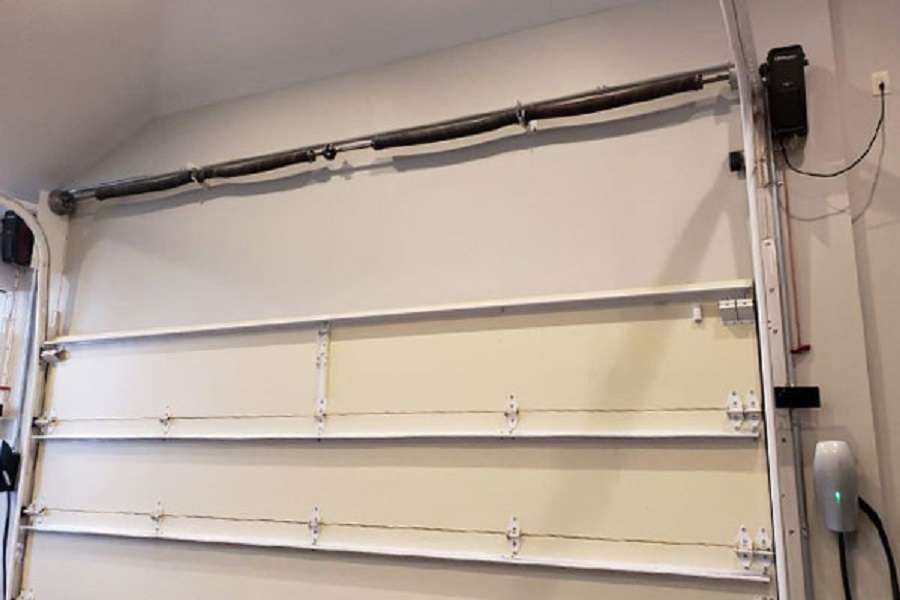 commercial garage door installtion img 1